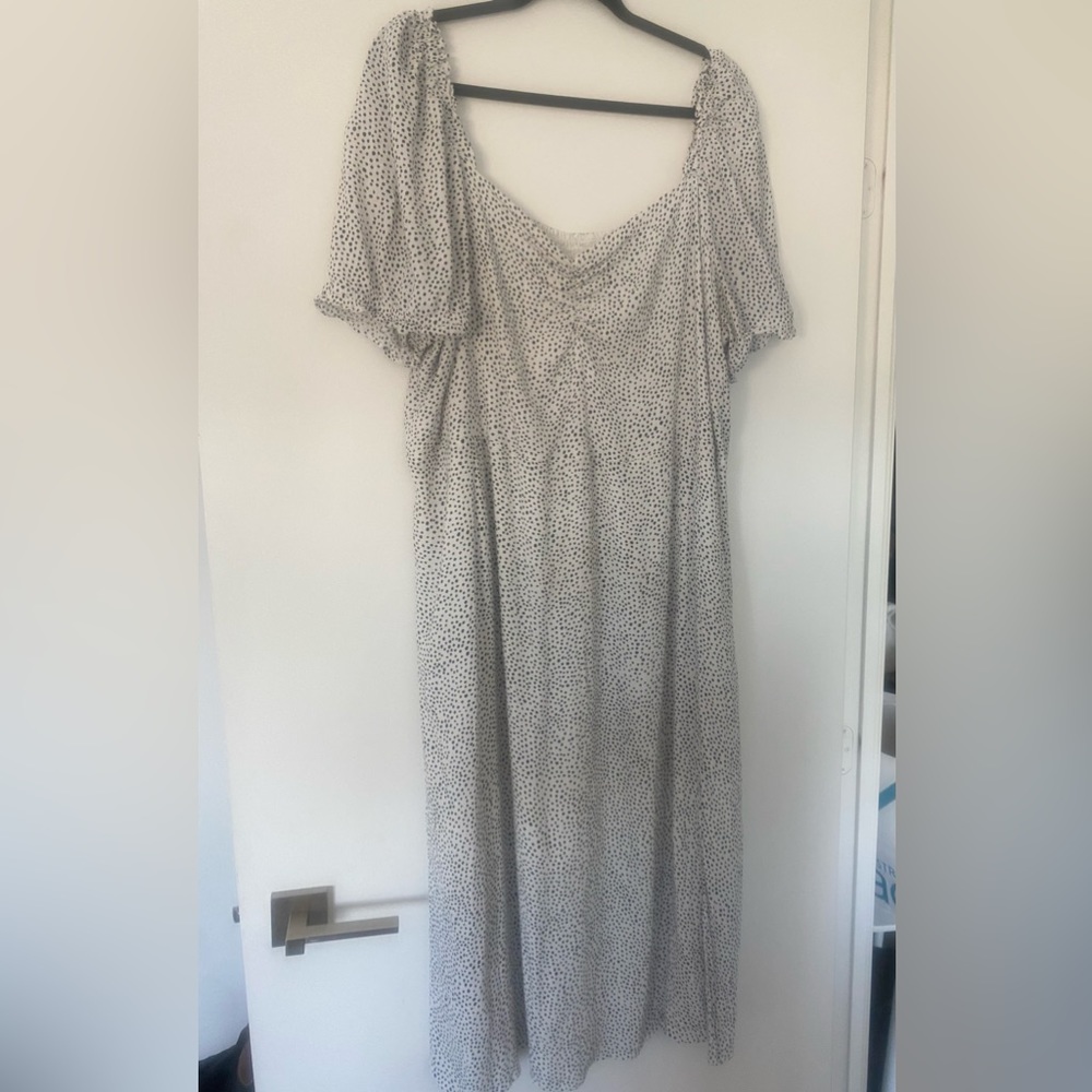 3X Polka dot midi dress with Sweetheart neckline and Puffed Sleeves
